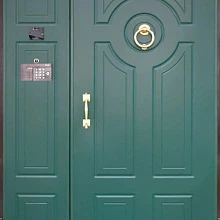 Металлическая дверь в подъезд зеленая с МДФ МДП-521