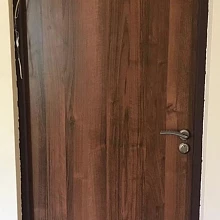 Офисная дверь с отделкой из ламината МО-2972