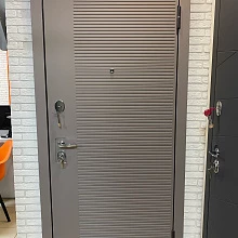 Металлическая входная дверь с МДФ Д-211