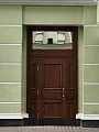 Элитная парадная дверь с фрамугой и стеклом с терморазрывом ВДП-36 - фото № 1