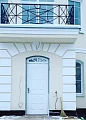 Входная дверь элитная ВПД-144 для загородного дома с фрамугой - фото № 1